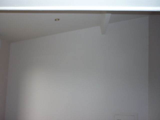 hauteur mur de projection gauche 2,36 droite 2,60
