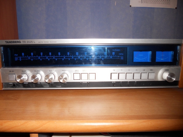 TANDBERG TR 2025 L 2.JPG